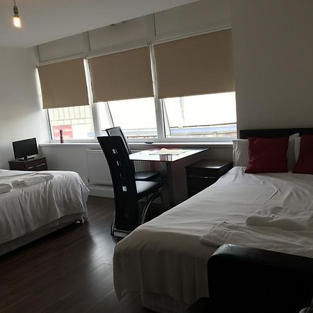 City House イルフォード エクステリア 写真